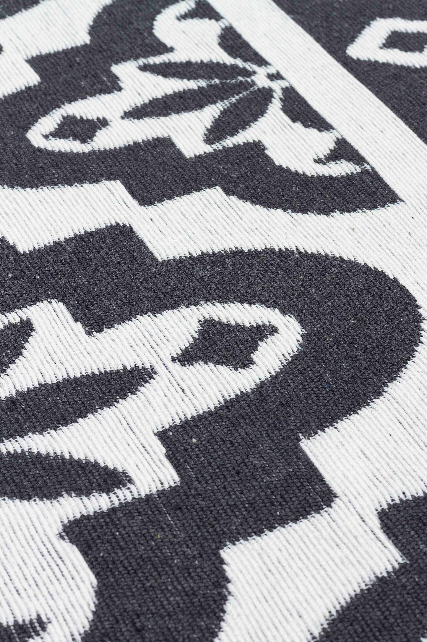 Arya Neo Black White Rug - Pattern Focus | Artistry Home