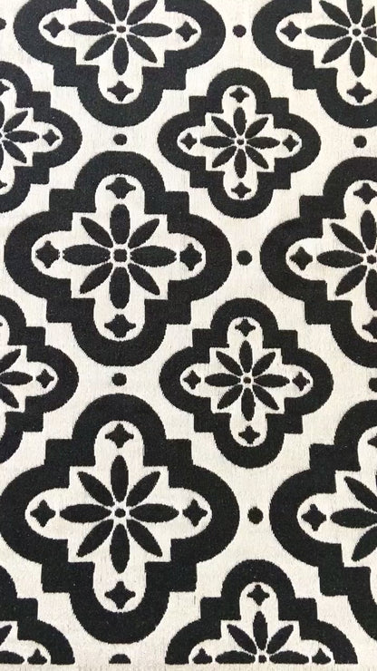 Arya Neo Black White
